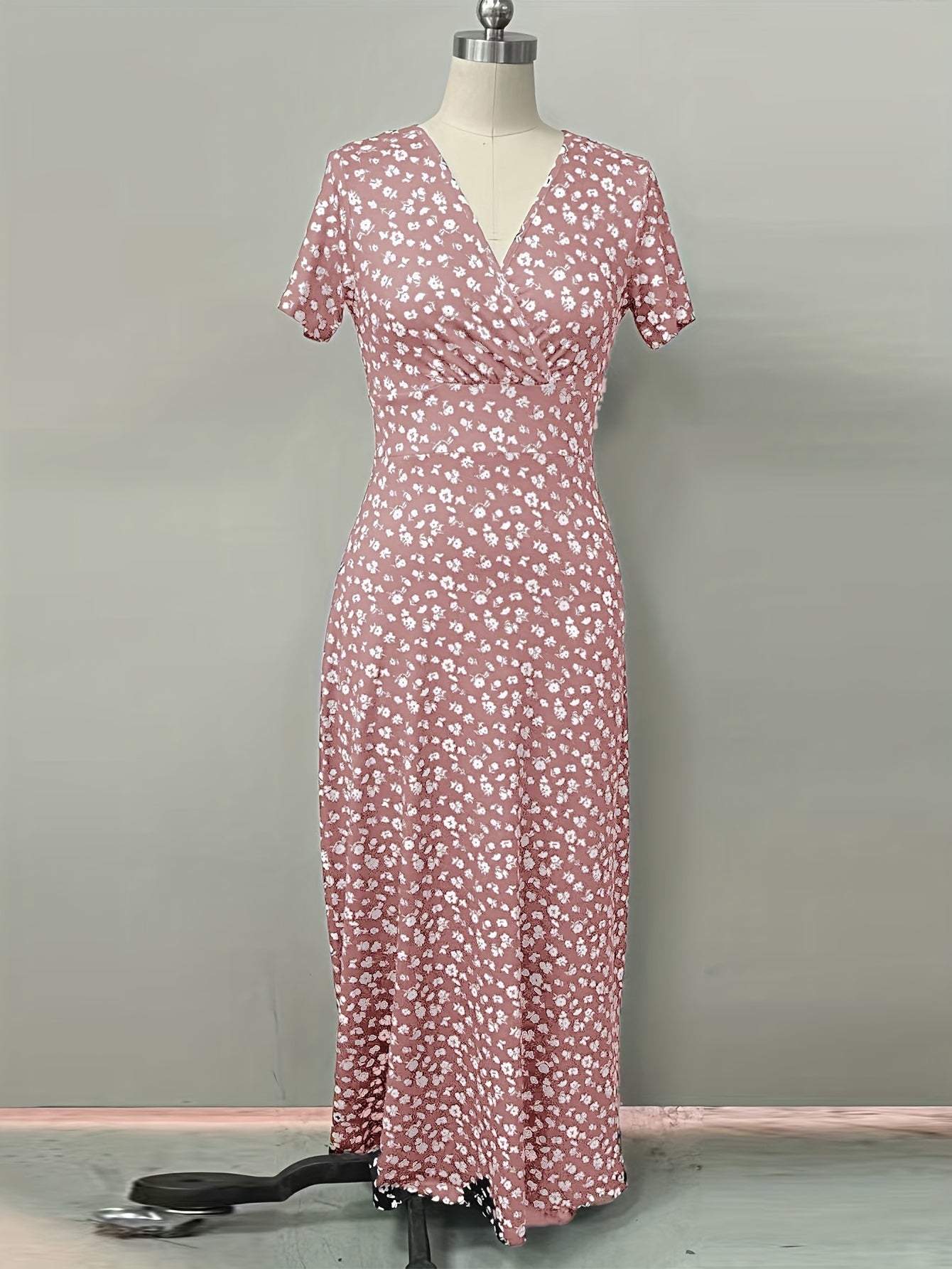 Maxi Abito Rosa Antico con Piccoli Fiori Bianchi
